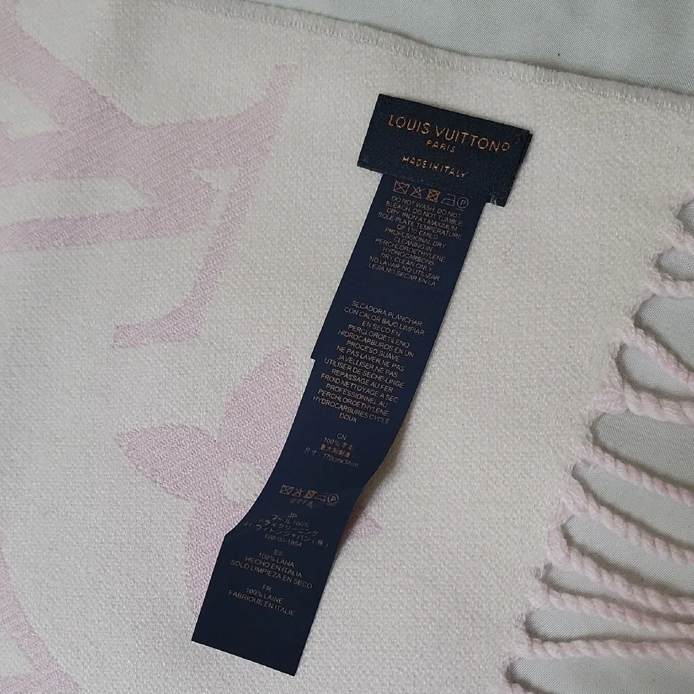 Louis Vuitton Light Pink Monogram Reversible Shawl Scarf - Picture 4 of 4